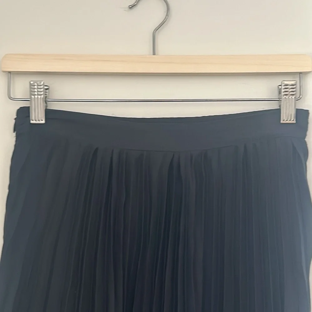 Farm Rio Anthropologie Bohemian Midi Black Pleated Skirt Multicolour Hem Size M - Picture 10 of 17